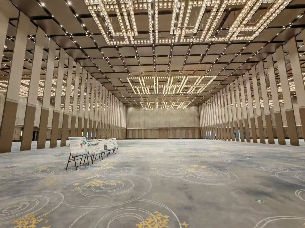 Grand Ballroom dengan Partisi Bergerak ABOPART